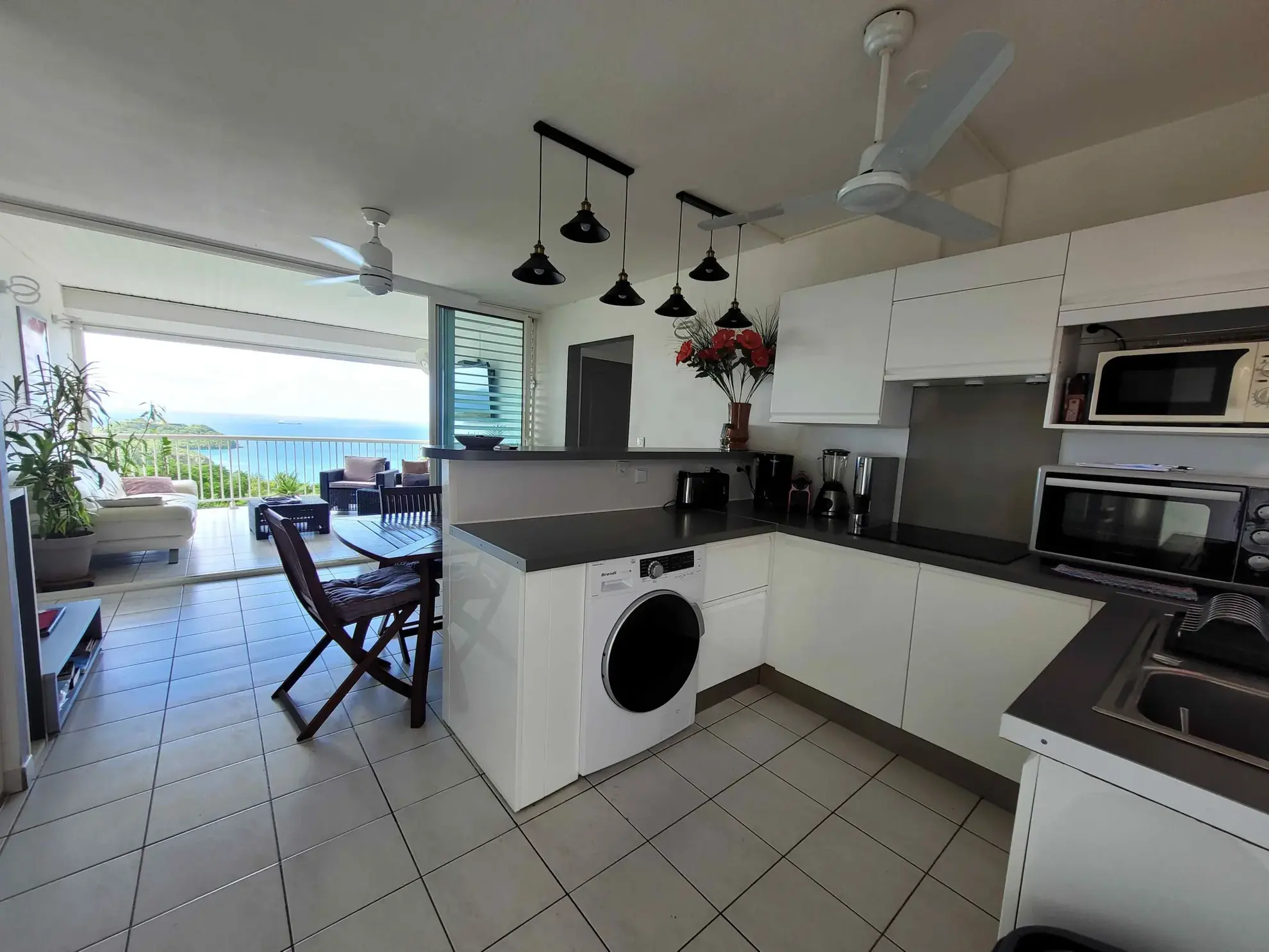 Appartement F3 à vendre avec vue mer aux Trois-Îlets 