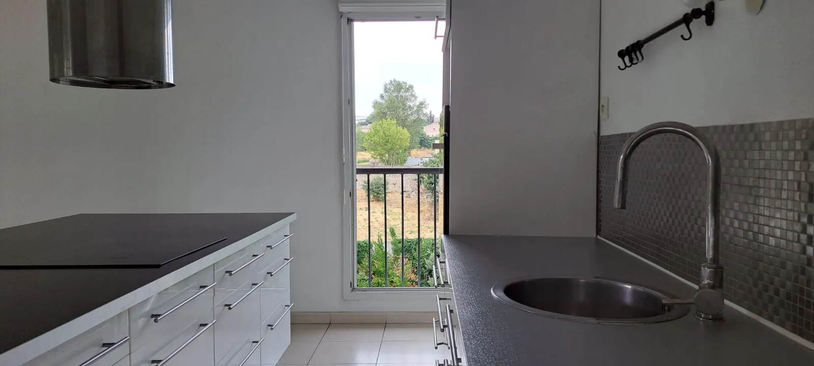 Appartement 4 pièces avec garage et parking à Marseille Saint Jérome 