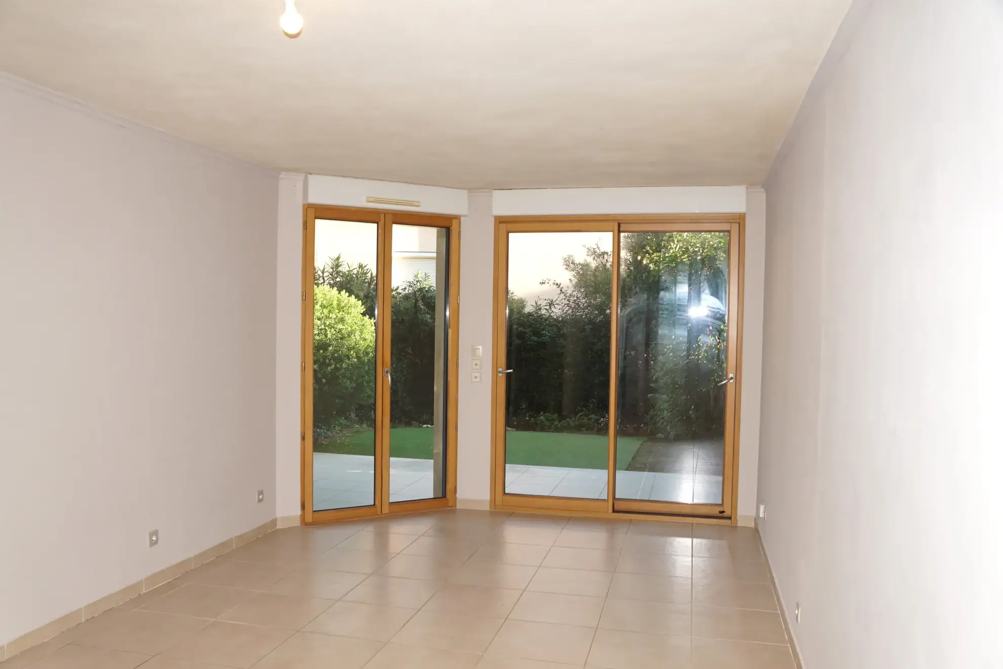Appartement 2 pièces avec terrasse, jardin et garage à Cavalaire-sur-Mer 