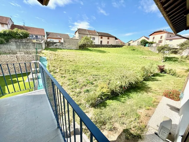 Studio à Eloise (01200) avec balcon, cave et parking extérieur - 20 m² 