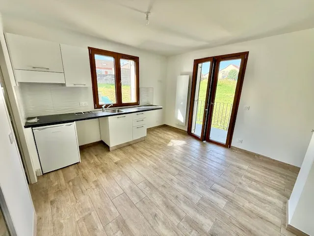 Studio à Eloise (01200) avec balcon, cave et parking extérieur - 20 m² 