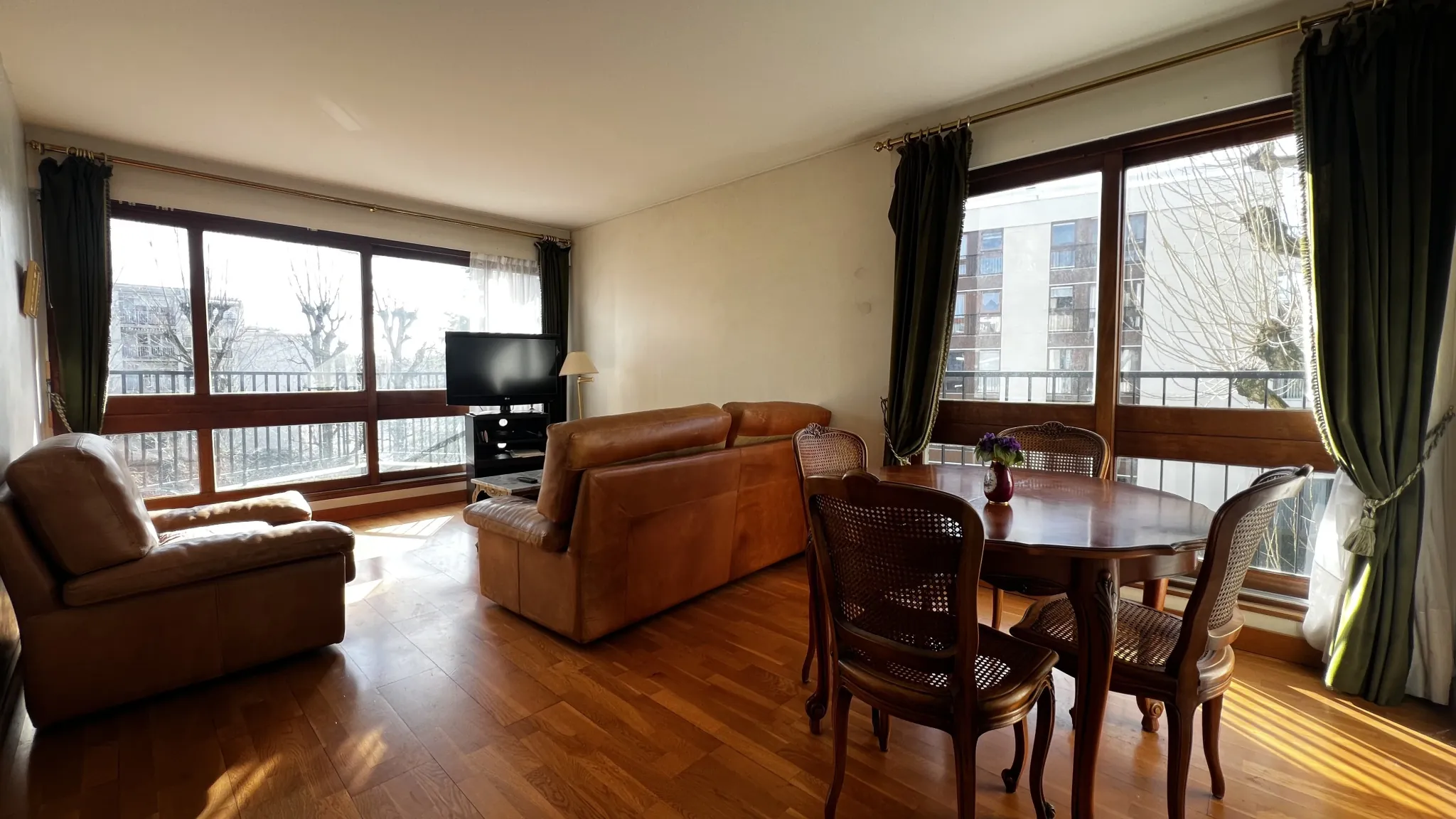 Appartement 64 m² avec cave et box en sous-sol au Le Chesnay 