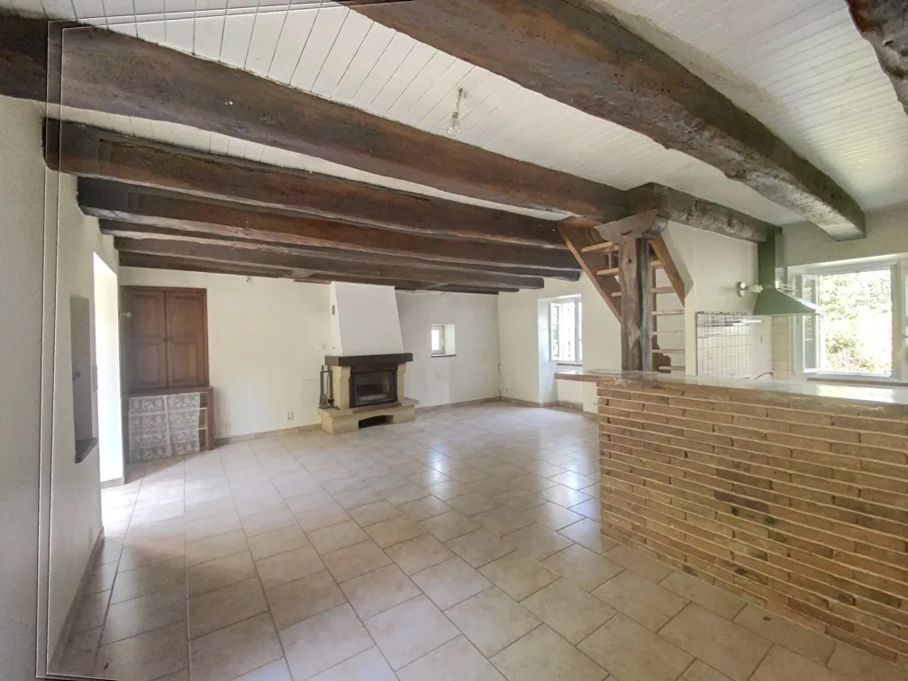 Maison en pierre rénovée de 80 m² avec dépendances en Dordogne, proche Périgueux et Bergerac 