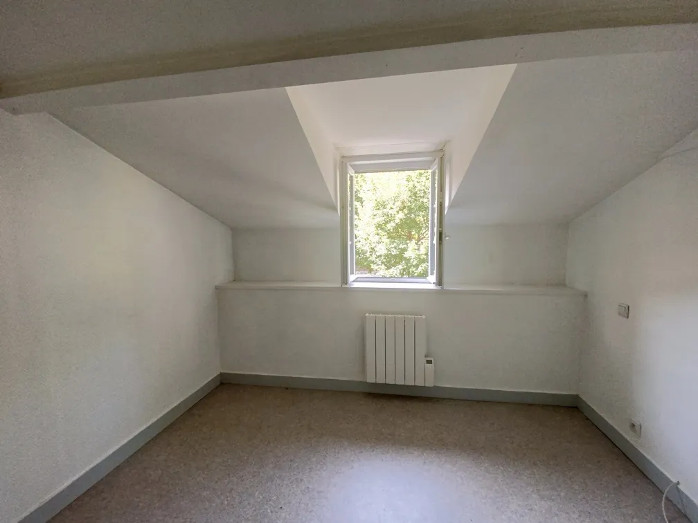 Maison en pierre rénovée de 80 m² avec dépendances en Dordogne, proche Périgueux et Bergerac 