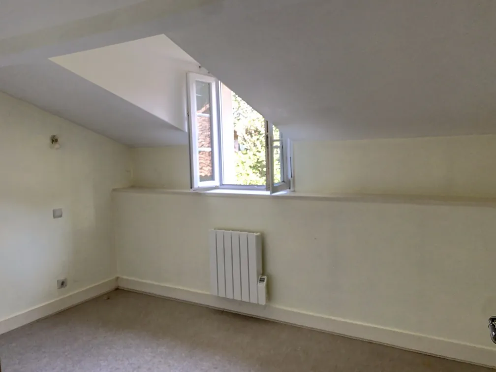 Maison en pierre rénovée de 80 m² avec dépendances en Dordogne, proche Périgueux et Bergerac 