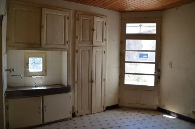 Ancienne ferme en pierres à rénover à Saint Jean d'Hermine - 138 m² 