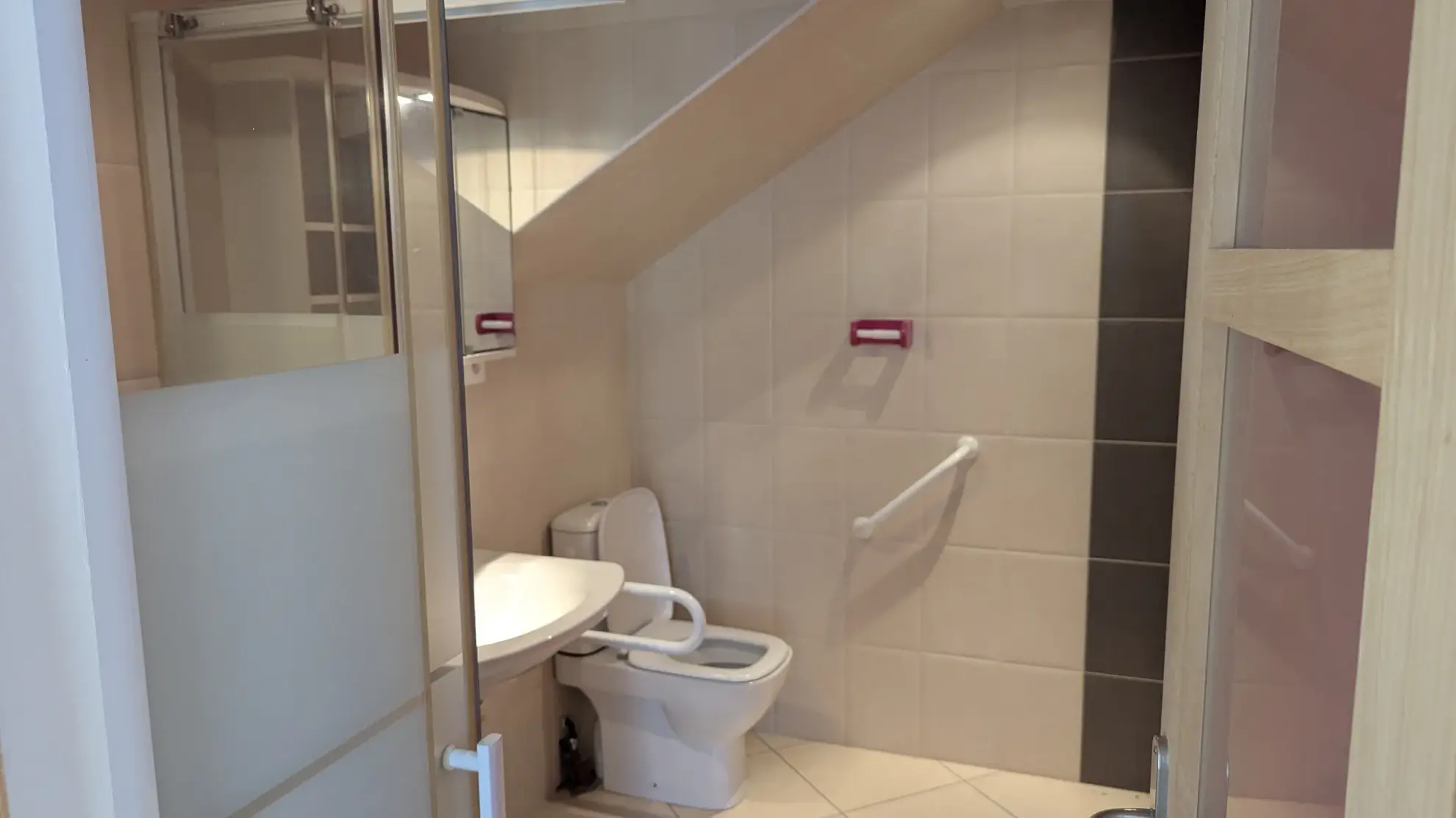 Spacieuse maison de 150 m² à Aizenay, idéale pour famille ou entreprise, proche Challans et La Roche-sur-Yon 