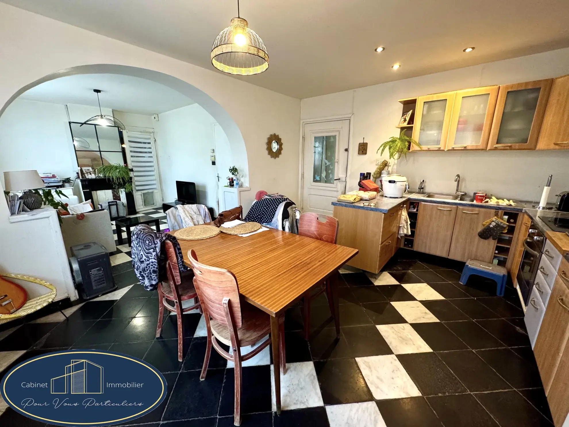 Immeuble mixte à Bouchain de 140 m² avec commerce et appartement duplex 