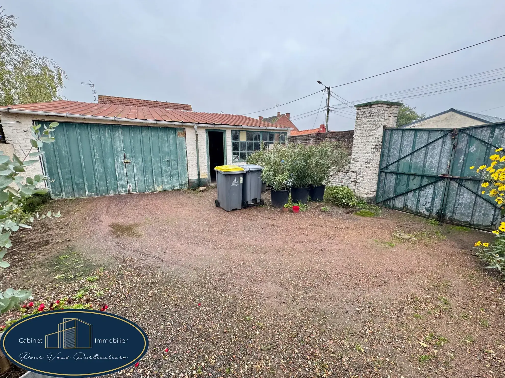 Immeuble mixte à Bouchain de 140 m² avec commerce et appartement duplex 