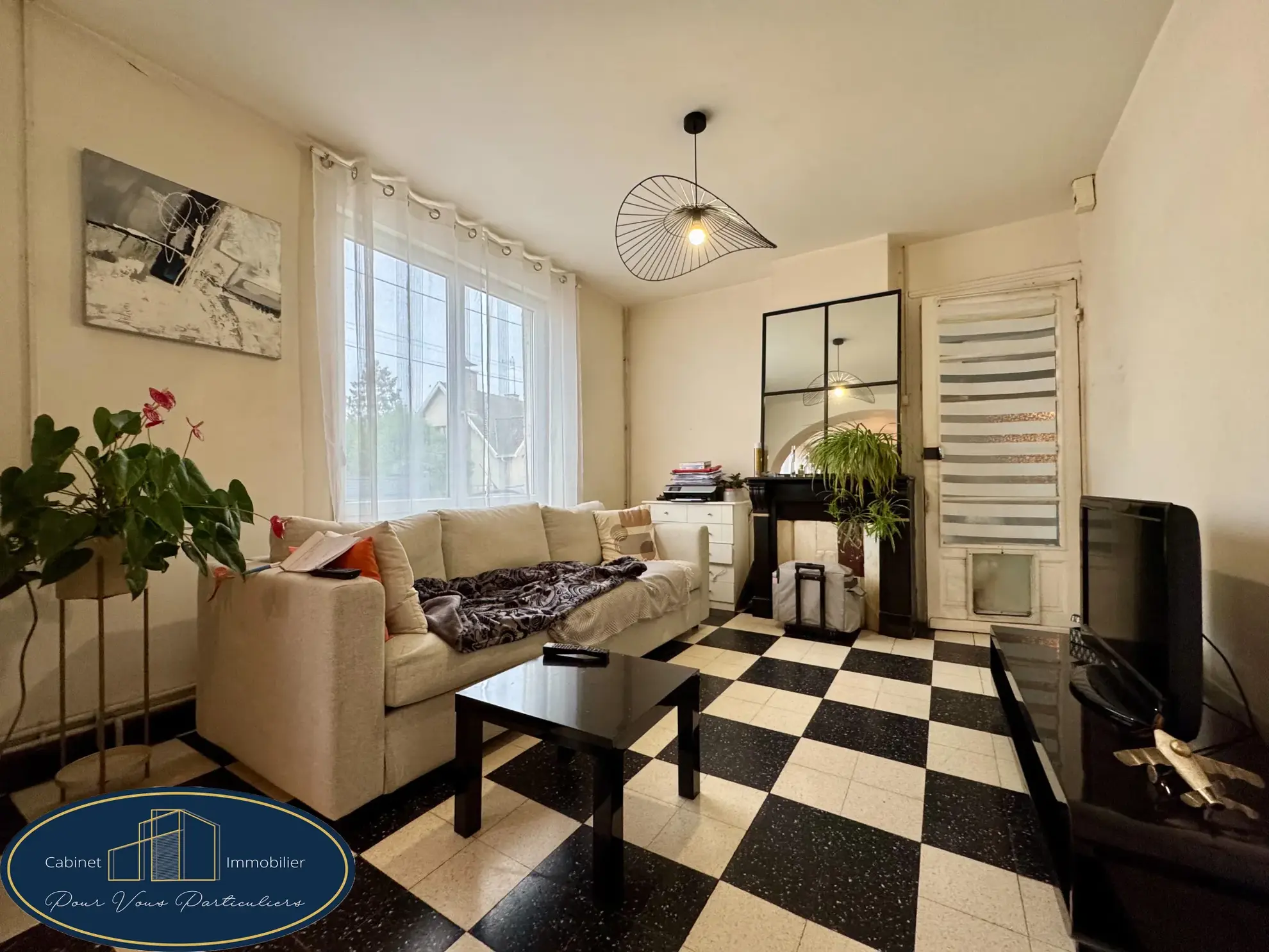 Immeuble mixte à Bouchain de 140 m² avec commerce et appartement duplex 