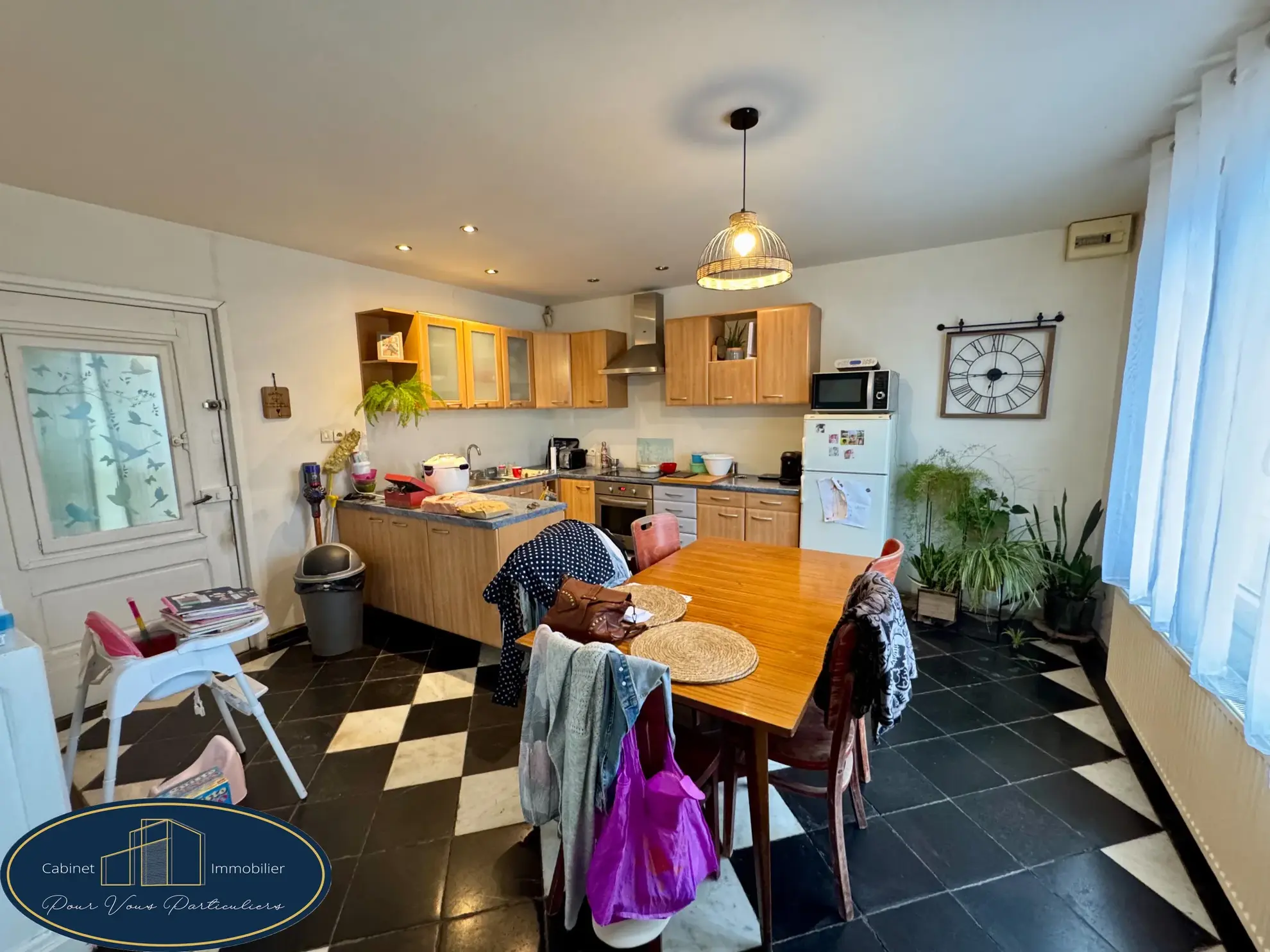 Immeuble mixte à Bouchain de 140 m² avec commerce et appartement duplex 