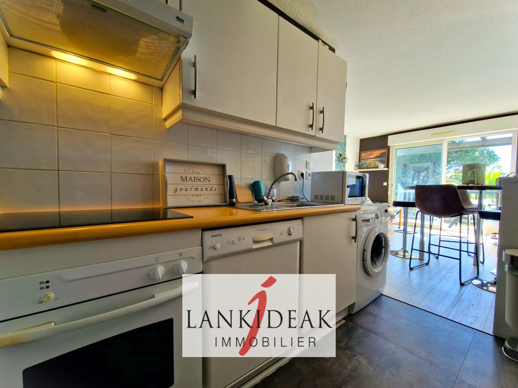 Bel appartement T2 bis avec terrasse, piscine et vue golf à Bassussarry 