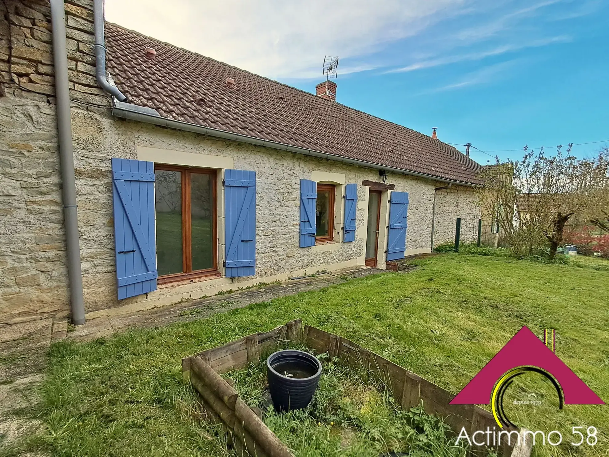Maison 3 chambres avec jardin à Ourouer-Les-Bourdelins Secteur Berry 