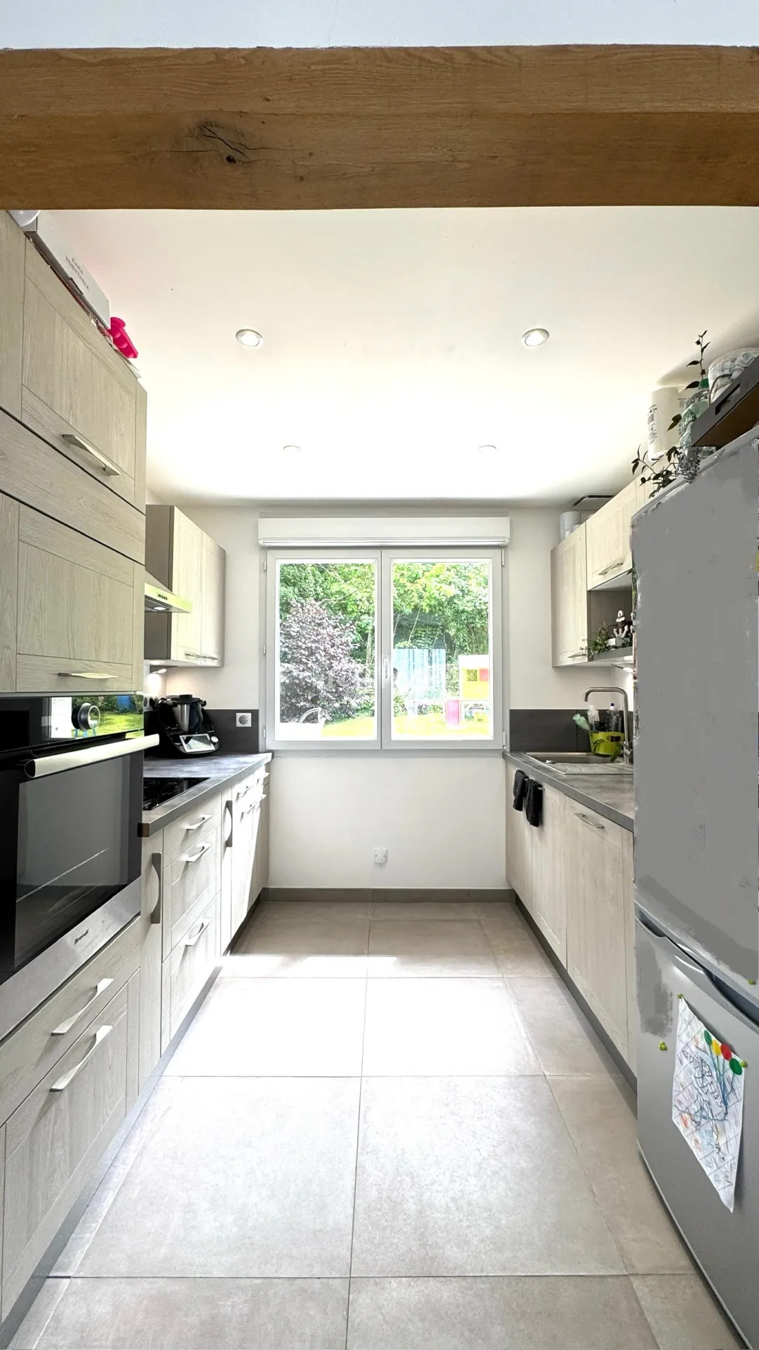 Charmante maison rénovée avec vue dégagée et grand terrain à Saint-Jean-les-Deux-Jumeaux 