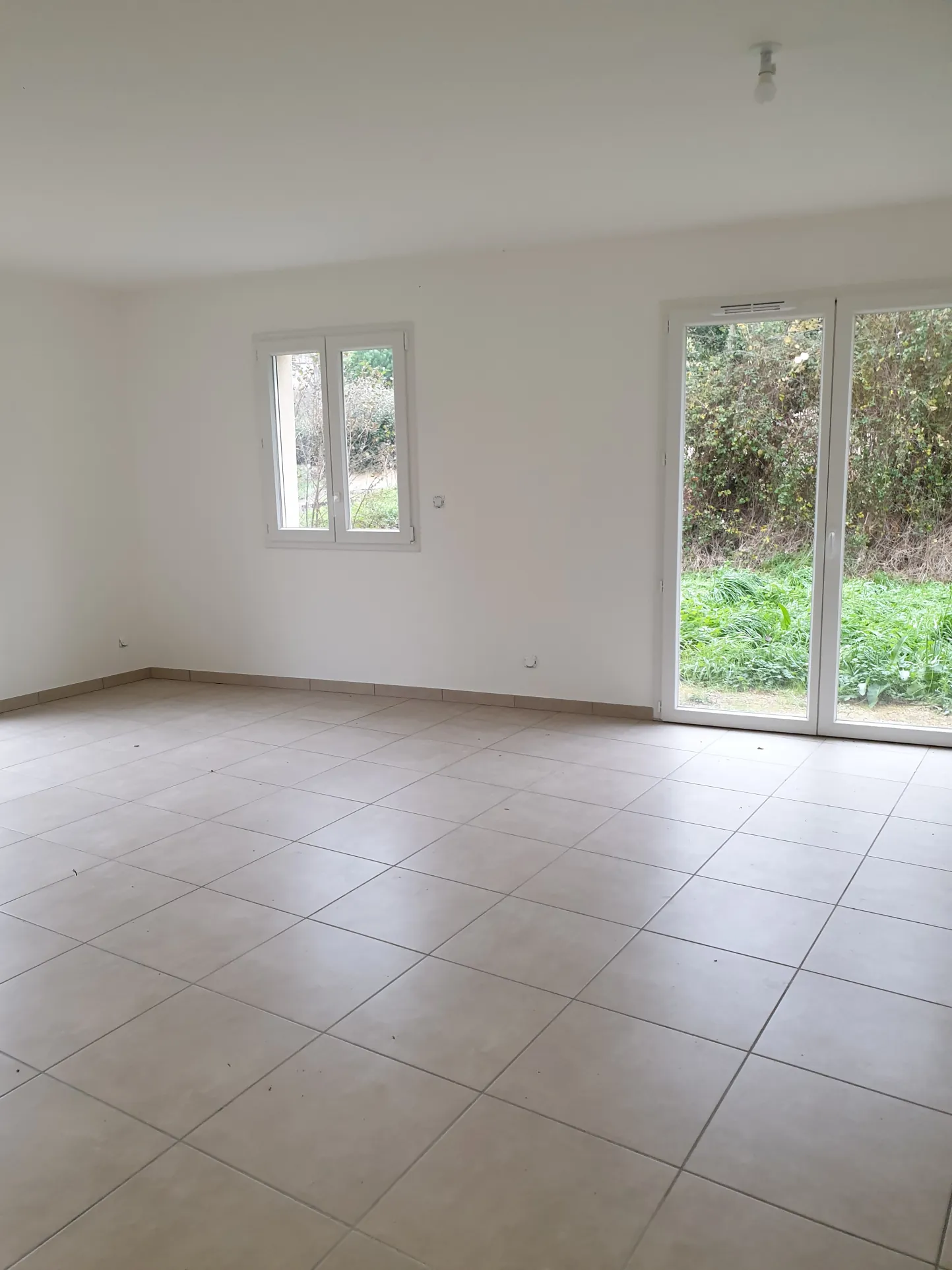 Maison neuve de 90 m² à Sennece-lès-Mâcon avec 3 chambres et terrain de 460 m² 