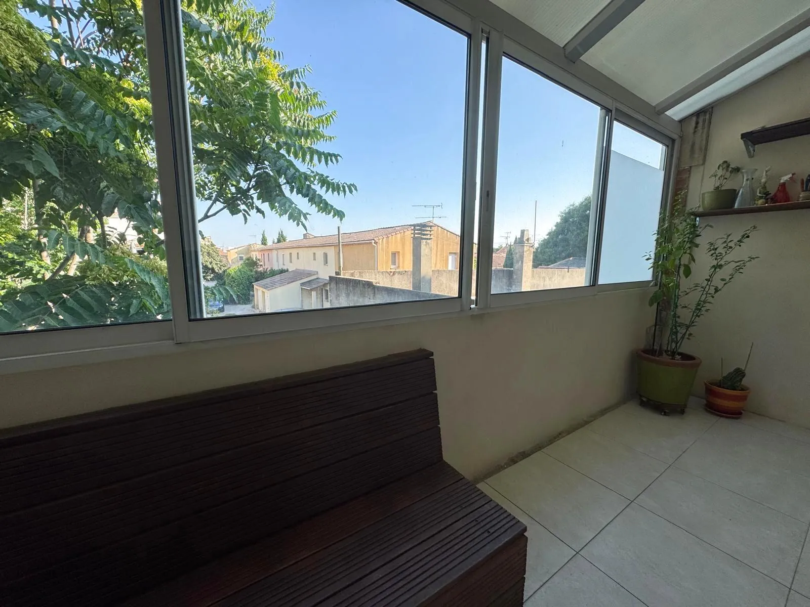 Maison de ville en triplex à Nîmes de 90 m2 avec terrasse exposée sud 