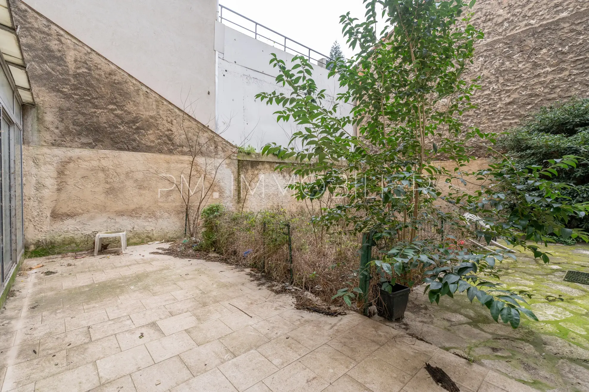 Appartement à rénover avec jardin à Marseille, quartier Sakakini / La Timone 