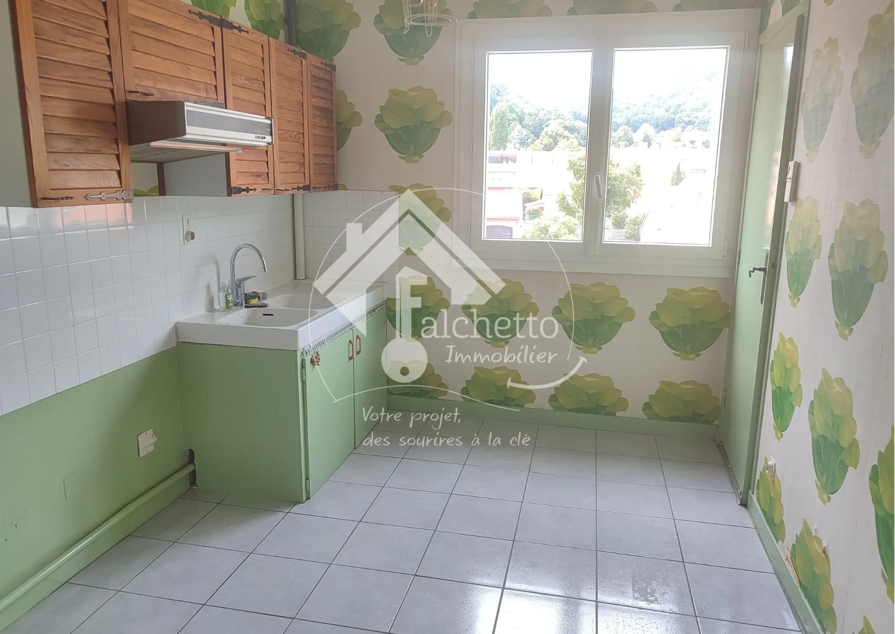 Appartement T4 à Royat avec balcon, cave et garage - Situation idéale proche thermes 