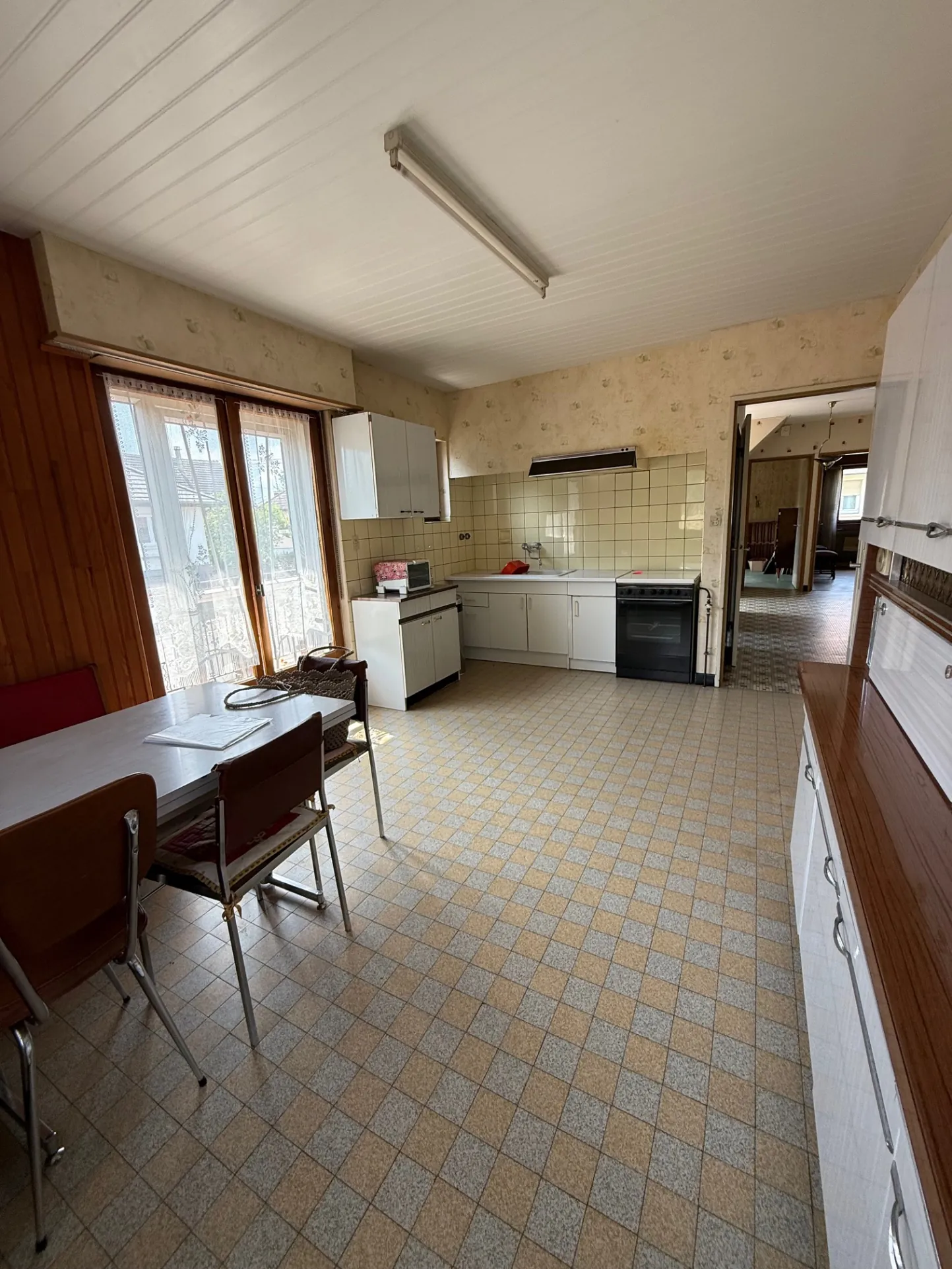 Maison à rénover à Zillisheim avec garage et jardin sur 5.59 ares 