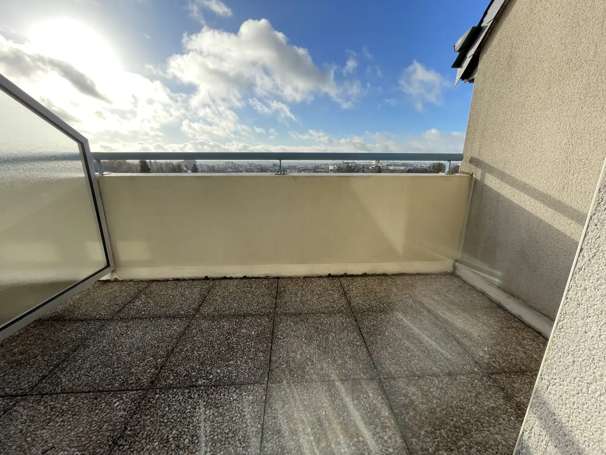 Appartement T2 avec terrasse dans résidence senior à Le Mans 