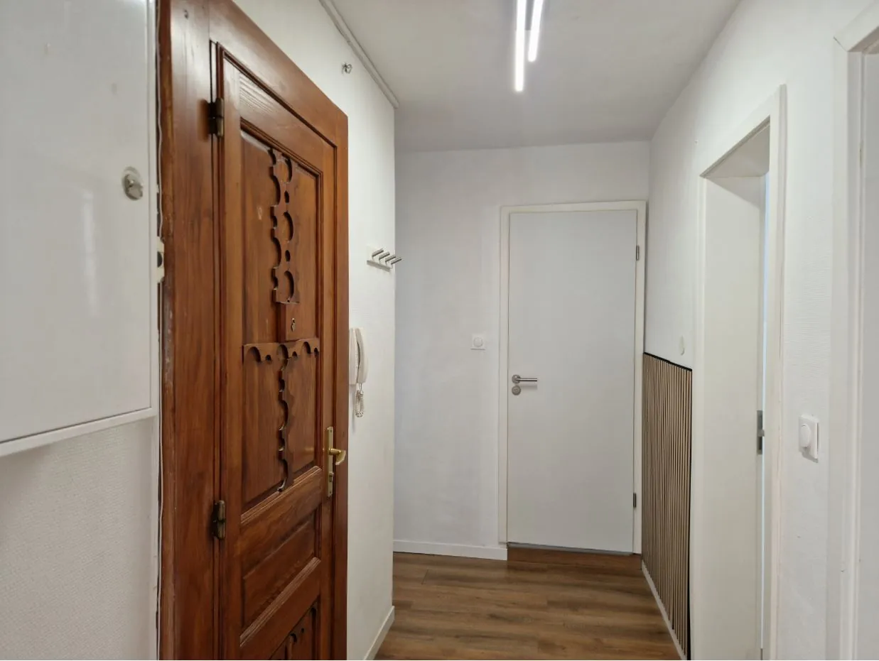 Appartement lumineux de 3 pièces rénové avec cave au centre de Strasbourg 