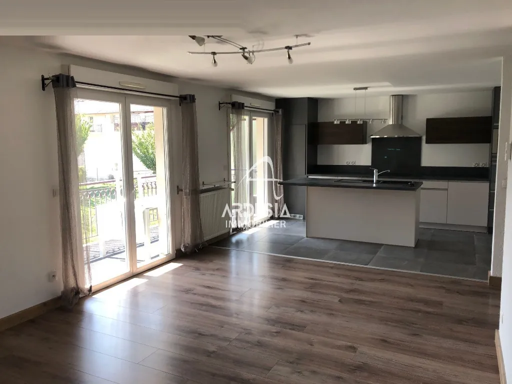 Appartement 3 chambres avec balcon en centre-ville de Saint Jean de Maurienne