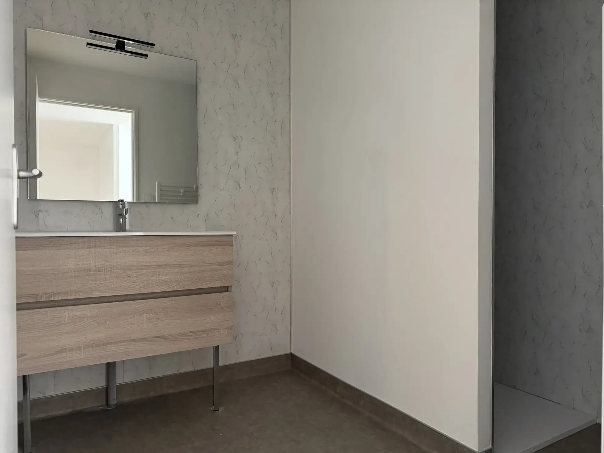 Magnifique appartement 5 pièces avec terrasse et parking à Aurillac 