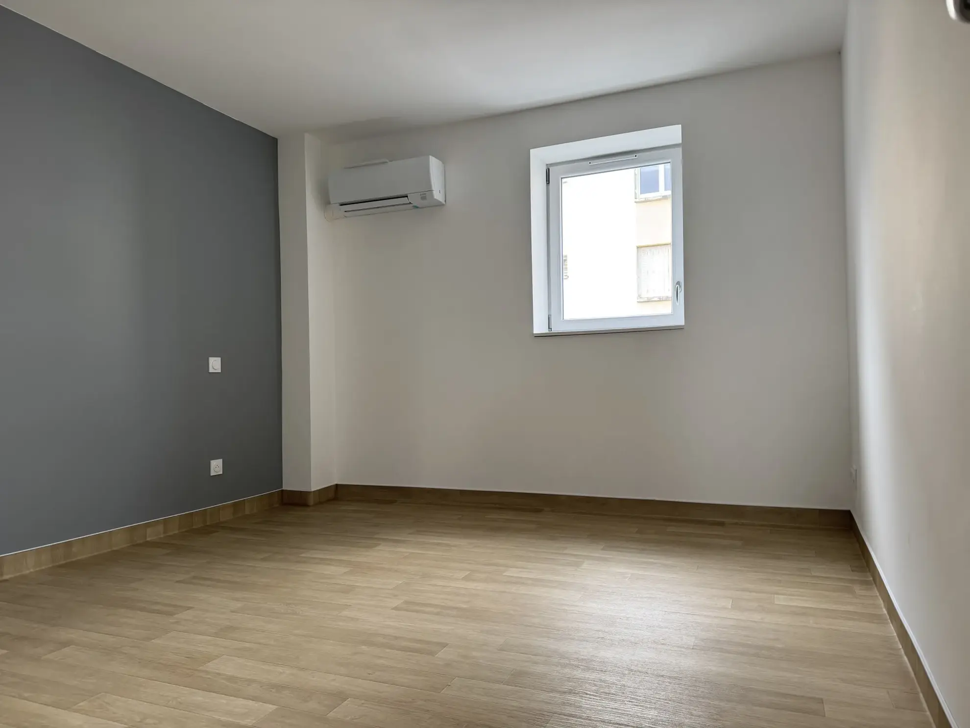 Magnifique appartement 5 pièces avec terrasse et parking à Aurillac 