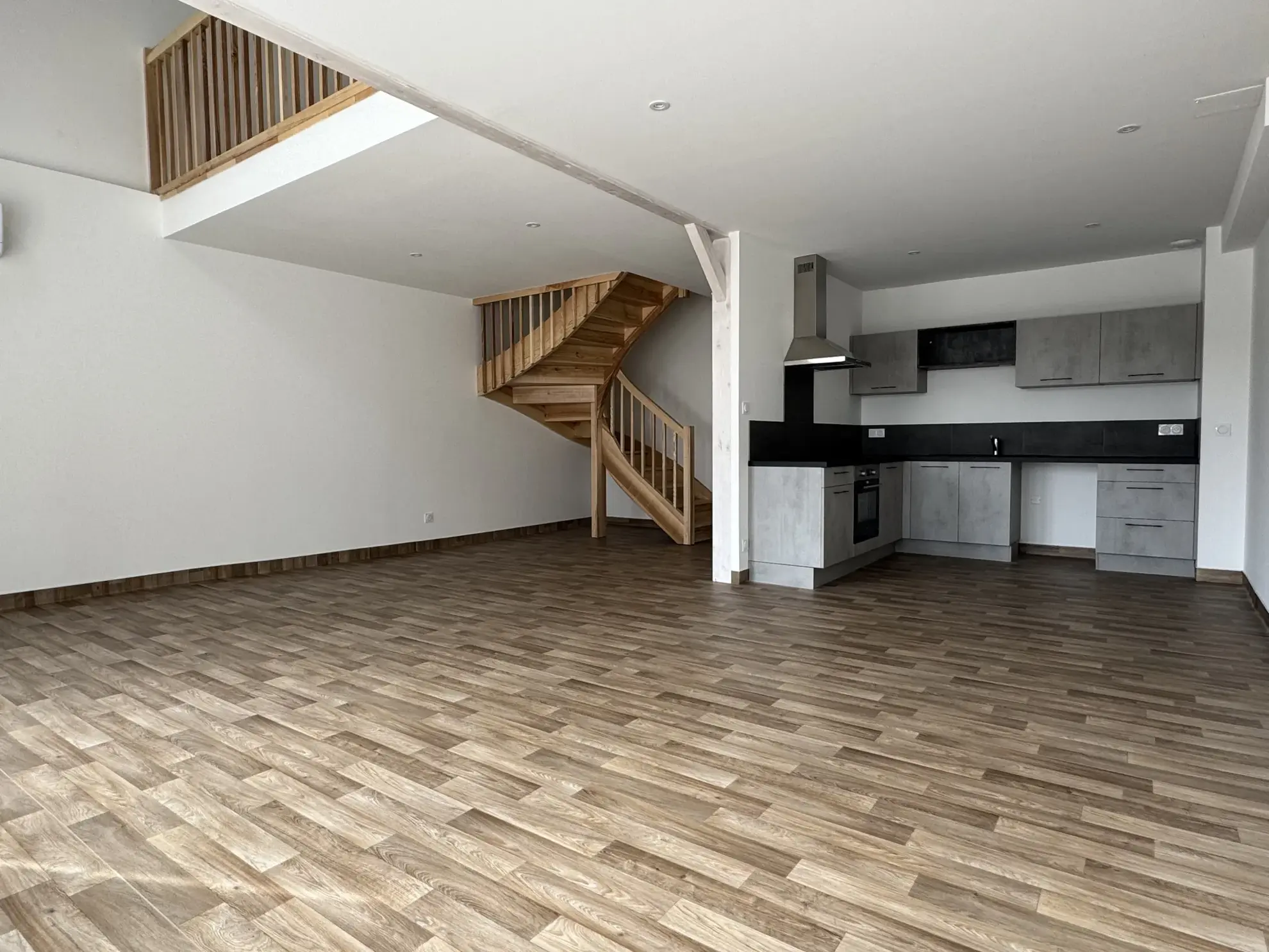 Magnifique appartement 5 pièces avec terrasse et parking à Aurillac