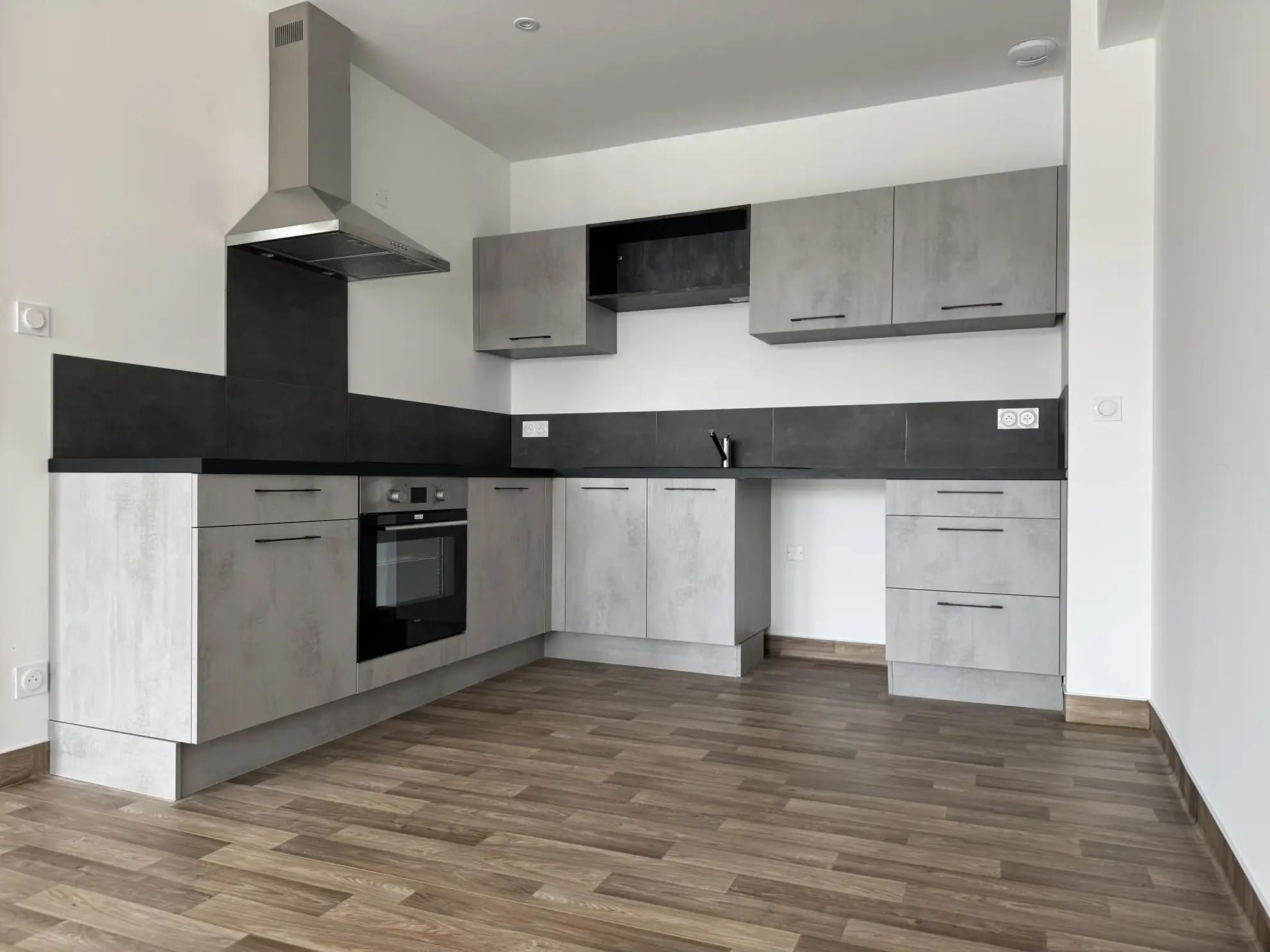 Magnifique appartement 5 pièces avec terrasse et parking à Aurillac 