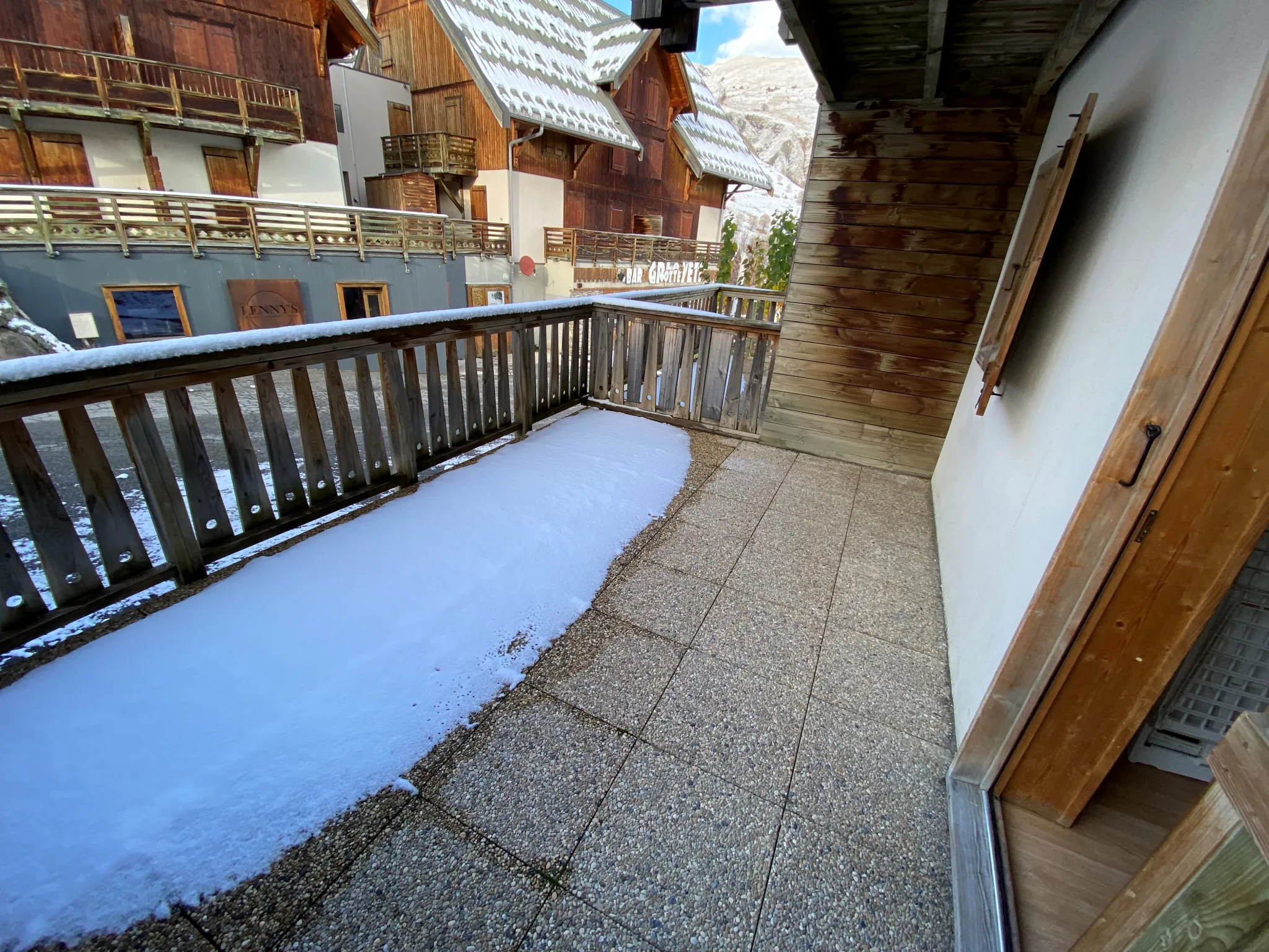 Appartement T2 à Saint-Sorlin d'Arves avec terrasse, proximité pistes, bail jusqu'en 2027 