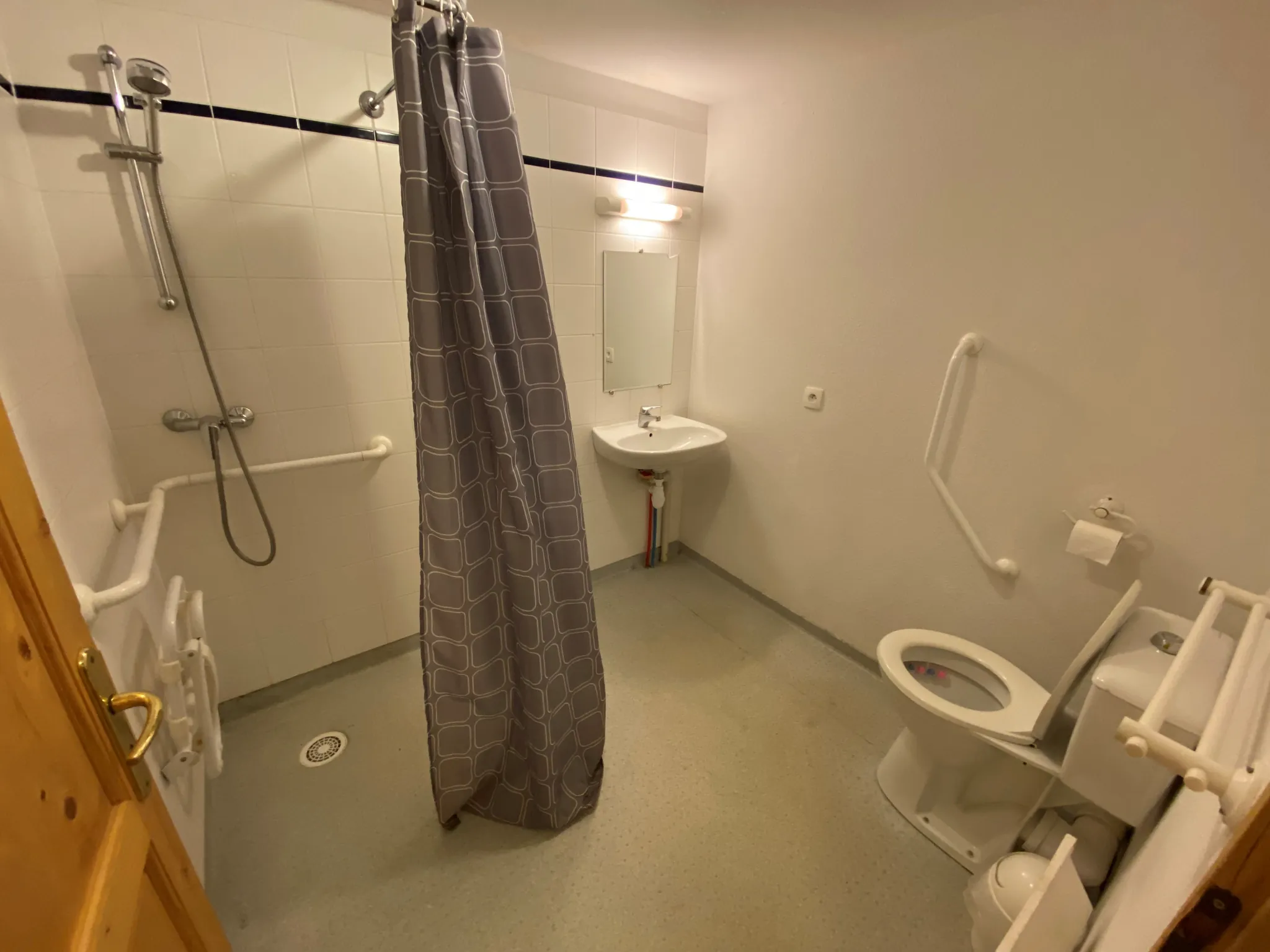 Appartement T2 à Saint-Sorlin d'Arves avec terrasse, proximité pistes, bail jusqu'en 2027 