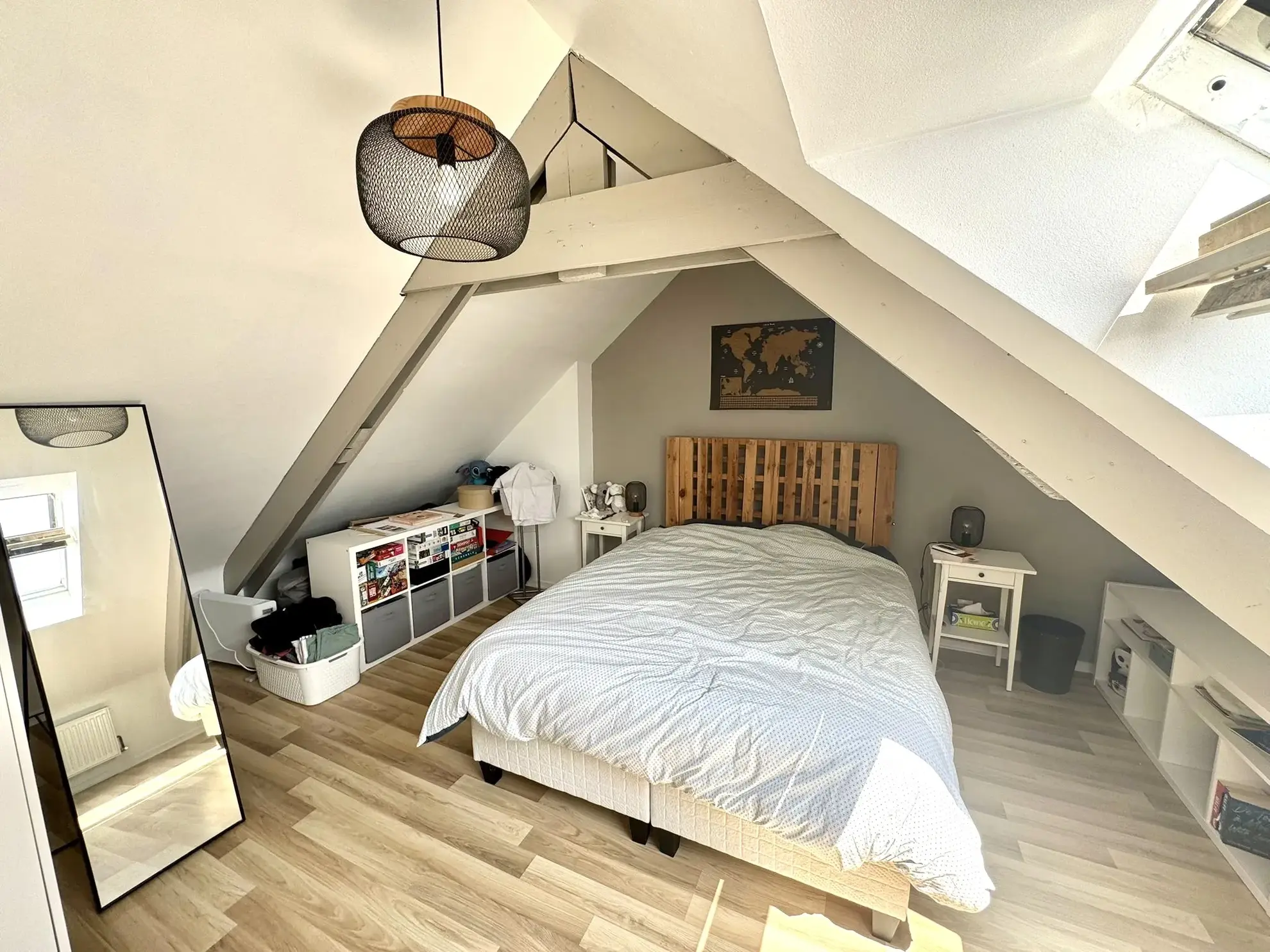 Appartement duplex de 66m² avec 2 chambres à Halluin - Parking sécurisé 