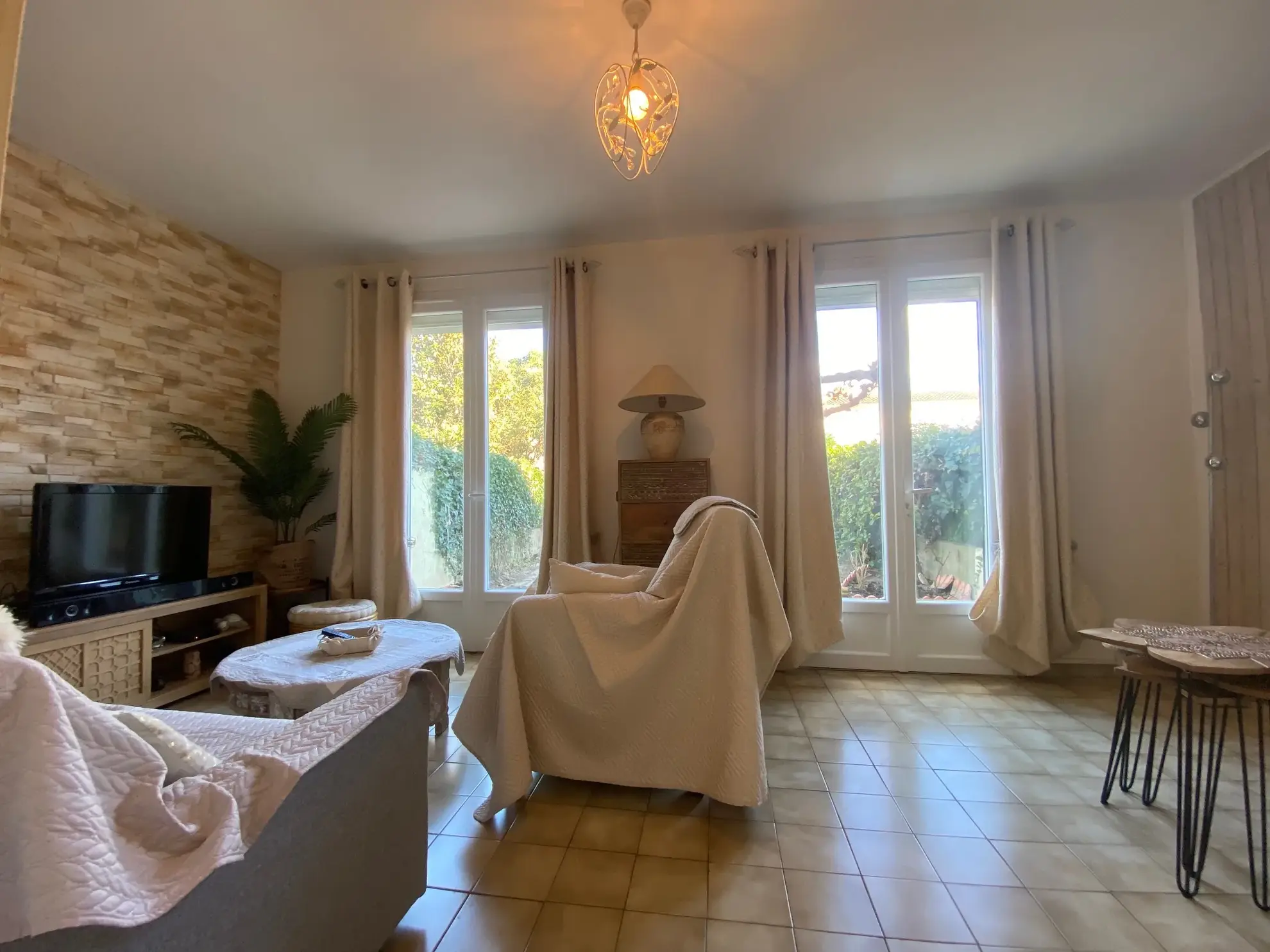 Vente maison 3 chambres avec garage, jardin et terrasse à Peyres près d'Avignon