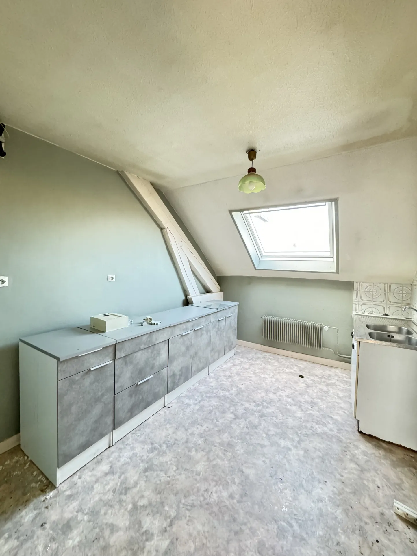 Appartement duplex à rénover à Cravanche – 105 m² dans la première couronne de Belfort 