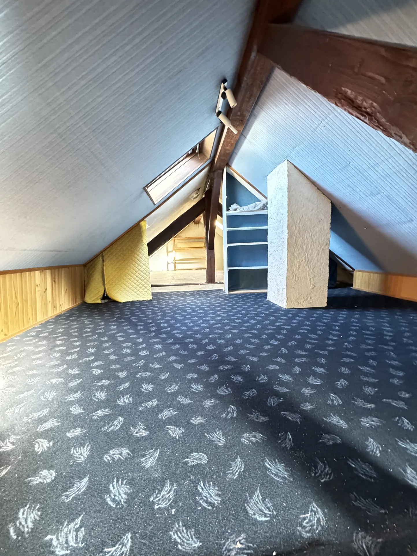 Appartement duplex à rénover à Cravanche – 105 m² dans la première couronne de Belfort 