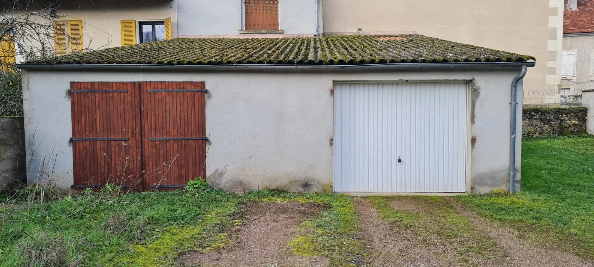 Maison à vendre à Brinon-sur-Beuvron en Bourgogne Nord avec garage et grenier 