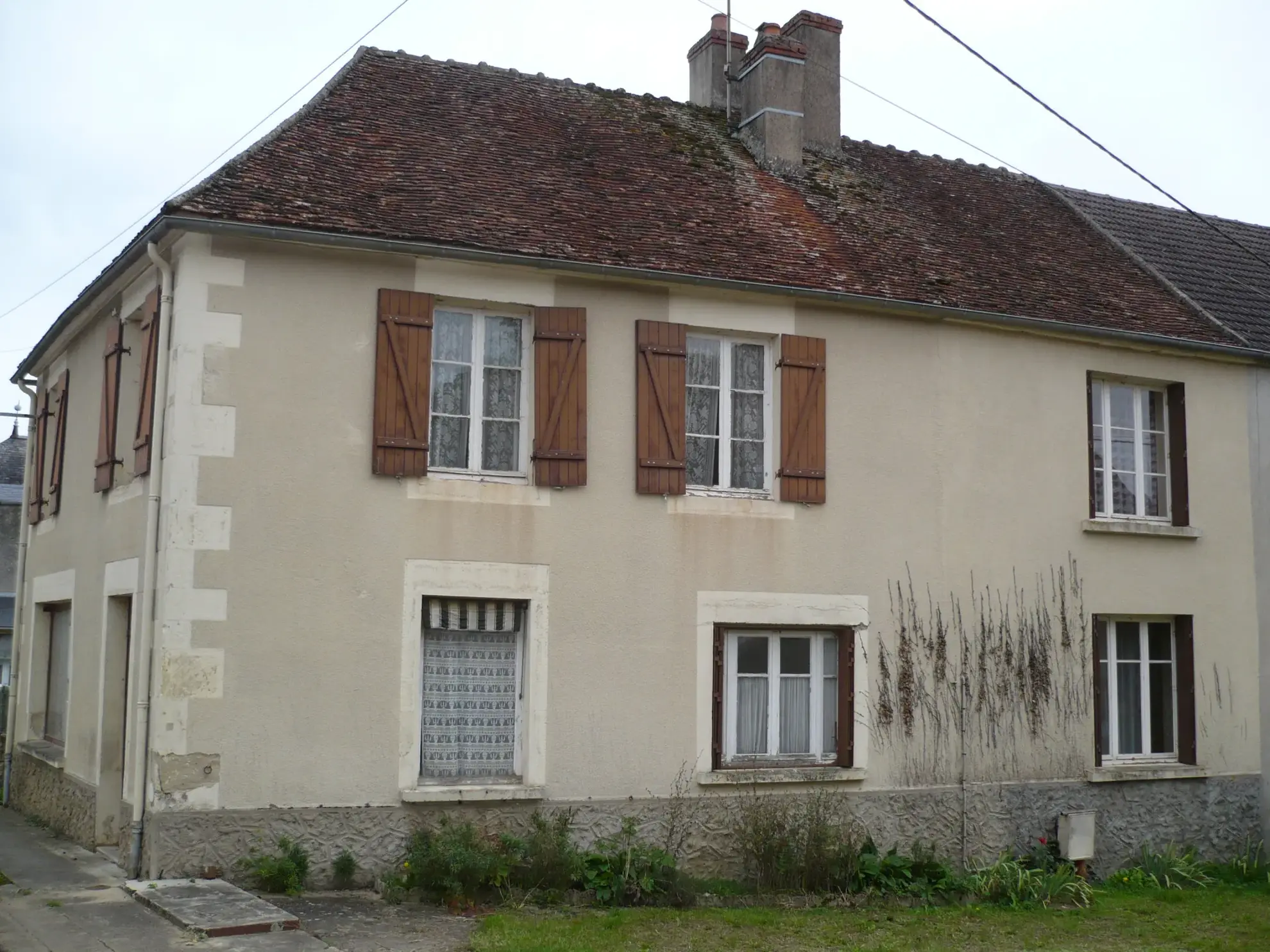 Maison à vendre à Brinon-sur-Beuvron en Bourgogne Nord avec garage et grenier 