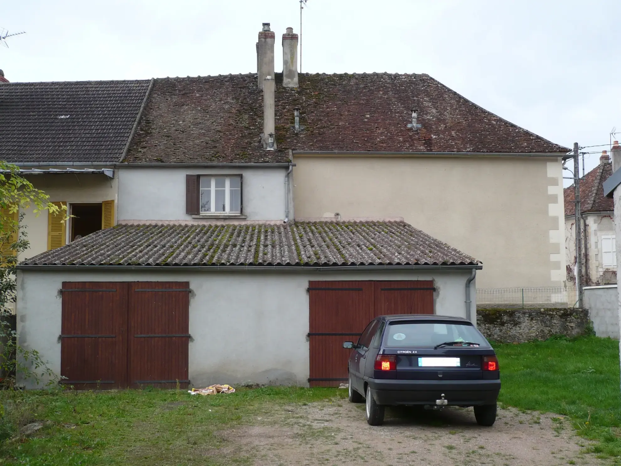 Maison à vendre à Brinon-sur-Beuvron en Bourgogne Nord avec garage et grenier 