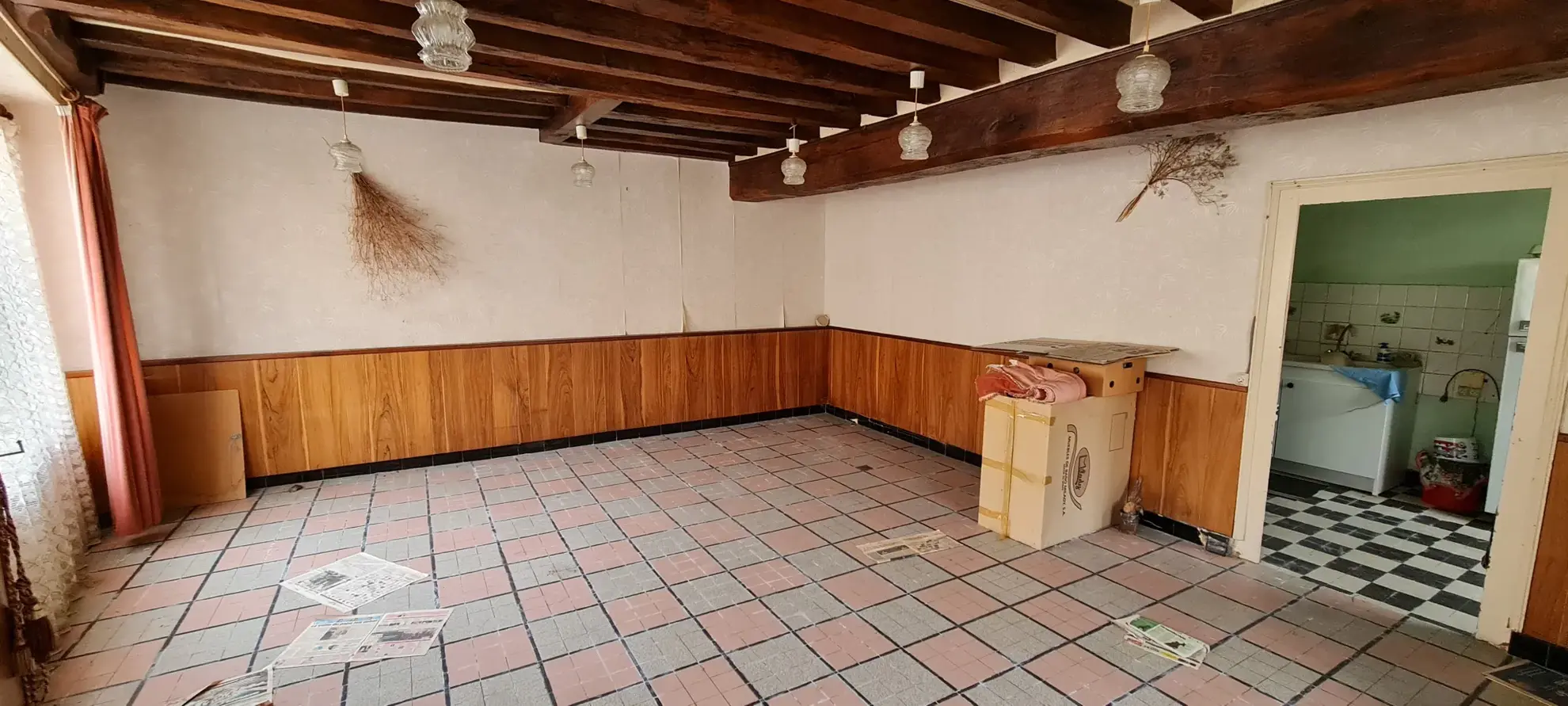 Maison à vendre à Brinon-sur-Beuvron en Bourgogne Nord avec garage et grenier 