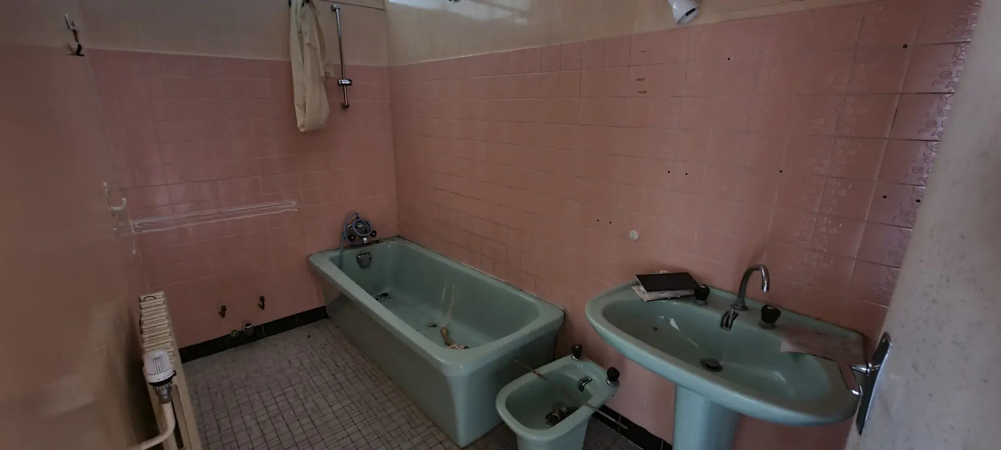 Maison à vendre à Brinon-sur-Beuvron en Bourgogne Nord avec garage et grenier 