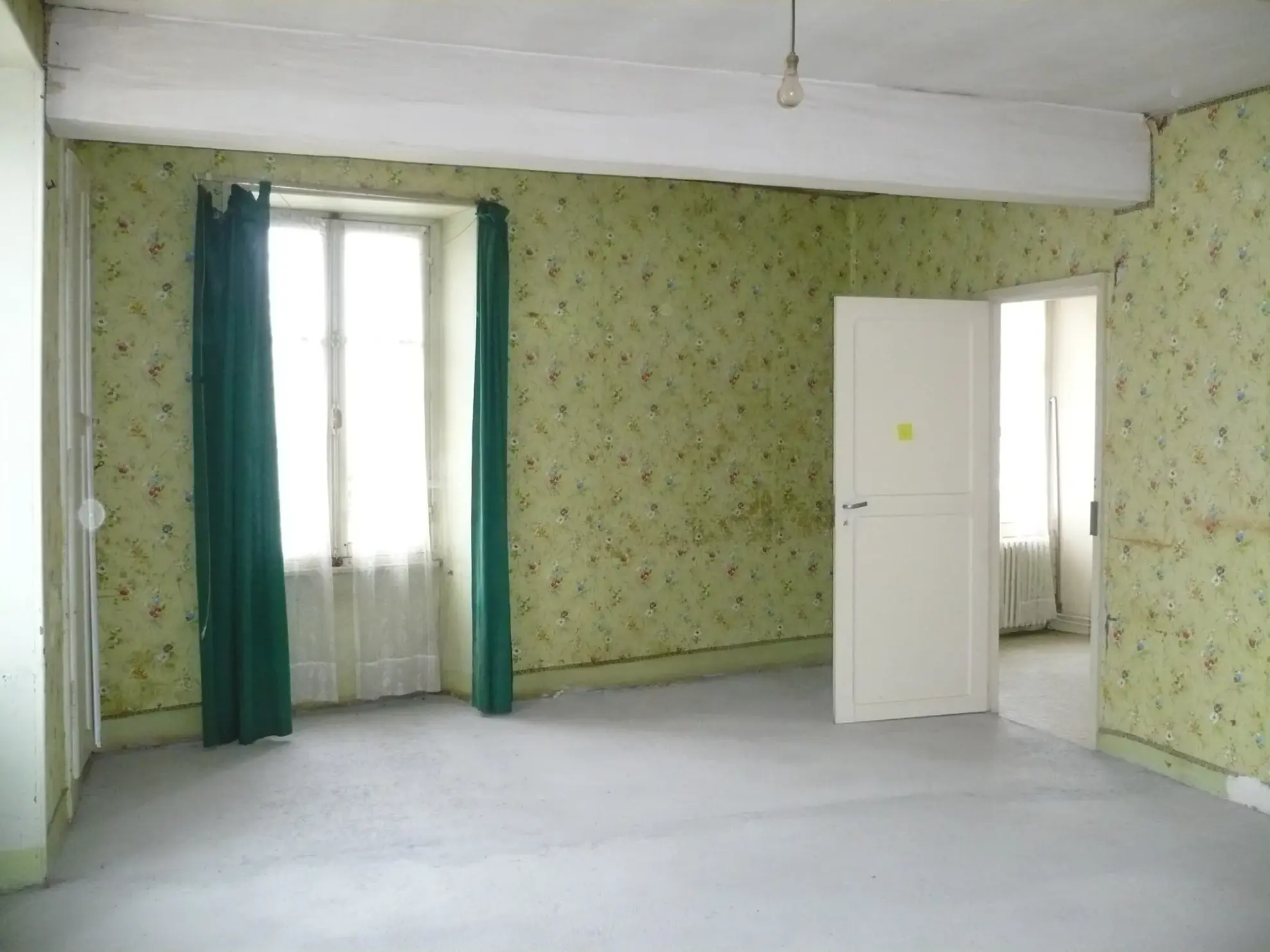 Maison à vendre à Brinon-sur-Beuvron en Bourgogne Nord avec garage et grenier 