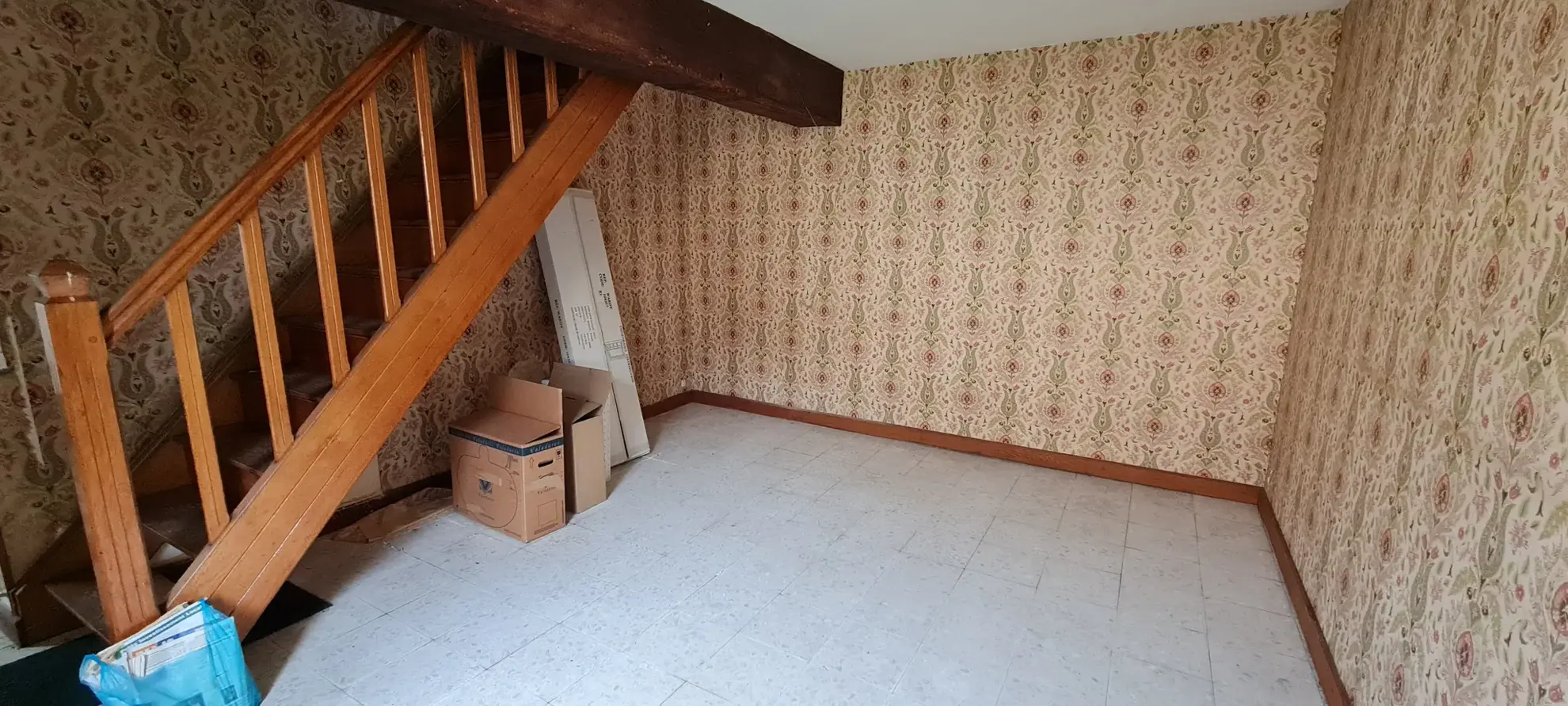 Maison à vendre à Brinon-sur-Beuvron en Bourgogne Nord avec garage et grenier 