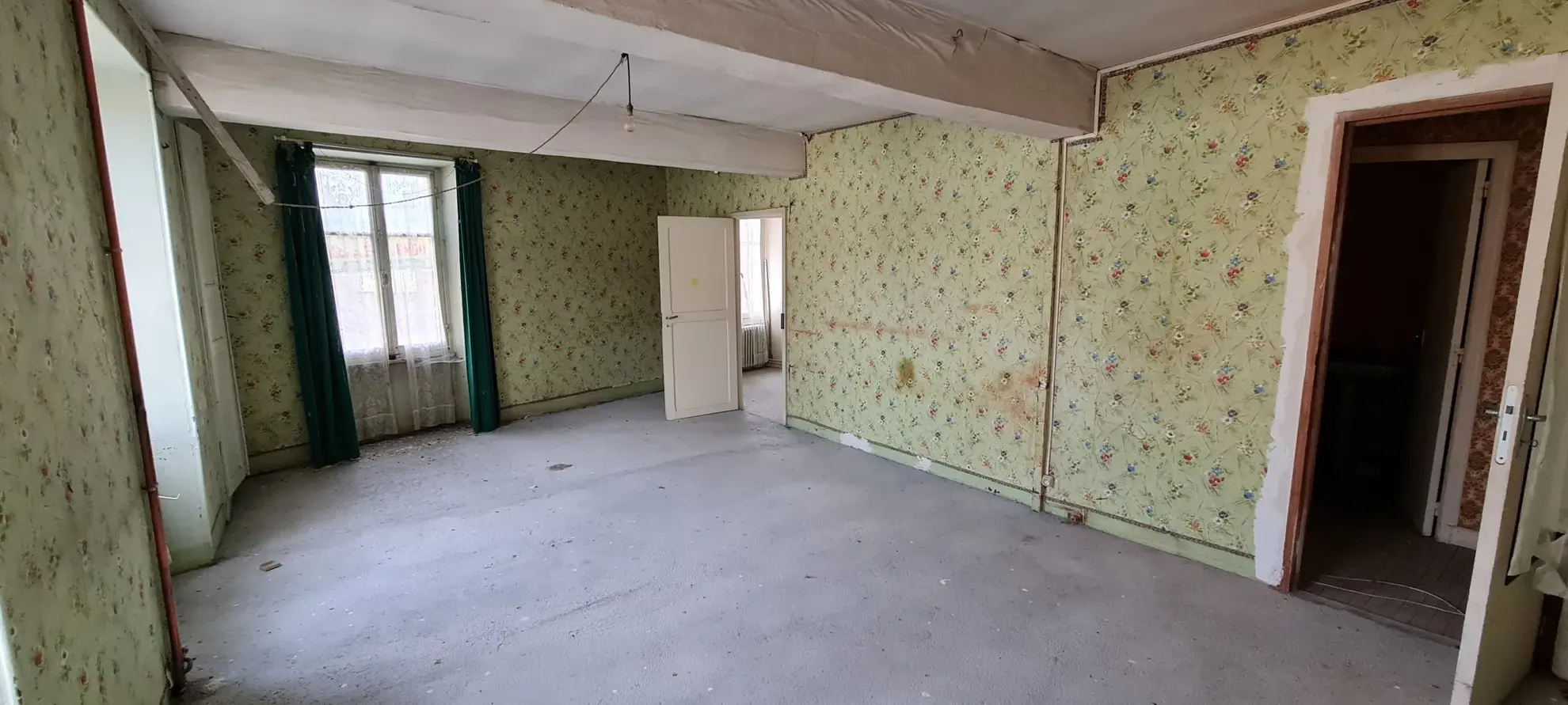 Maison à vendre à Brinon-sur-Beuvron en Bourgogne Nord avec garage et grenier 