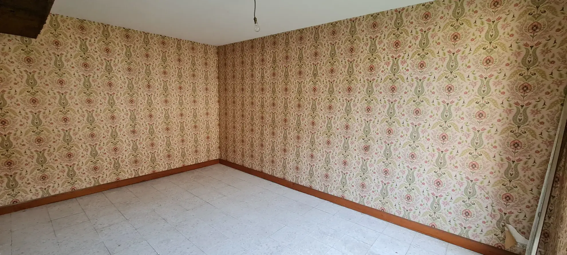 Maison à vendre à Brinon-sur-Beuvron en Bourgogne Nord avec garage et grenier 