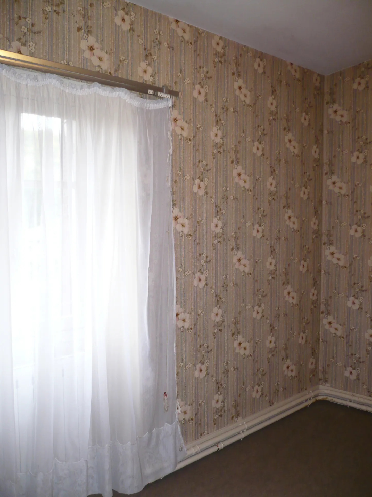 Maison à vendre à Brinon-sur-Beuvron en Bourgogne Nord avec garage et grenier 