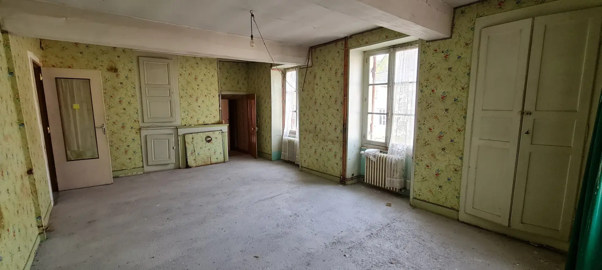 Maison à vendre à Brinon-sur-Beuvron en Bourgogne Nord avec garage et grenier 