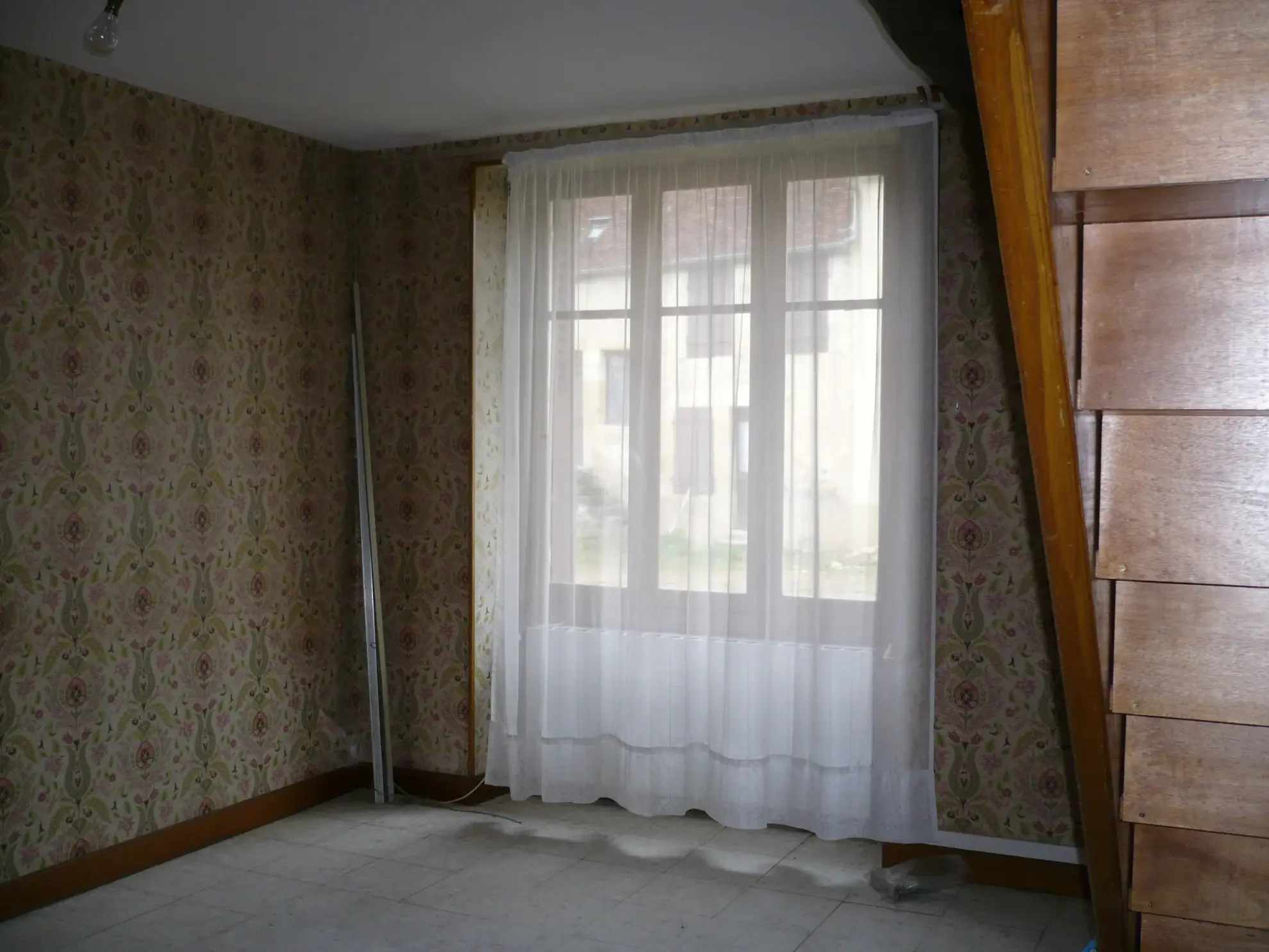 Maison à vendre à Brinon-sur-Beuvron en Bourgogne Nord avec garage et grenier 