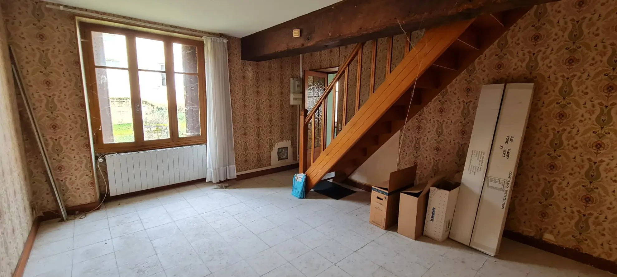 Maison à vendre à Brinon-sur-Beuvron en Bourgogne Nord avec garage et grenier 