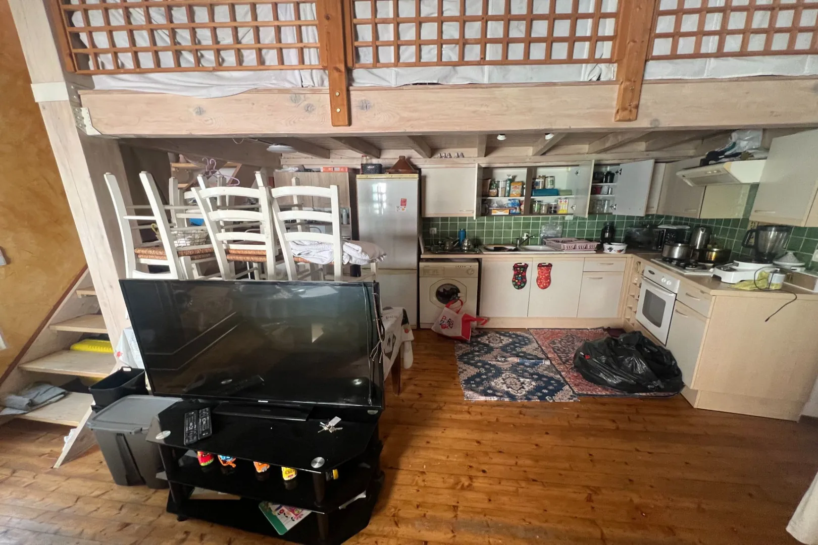 Investissez dans une maison de ville louée à Gardanne, 2 appartements lumineux 